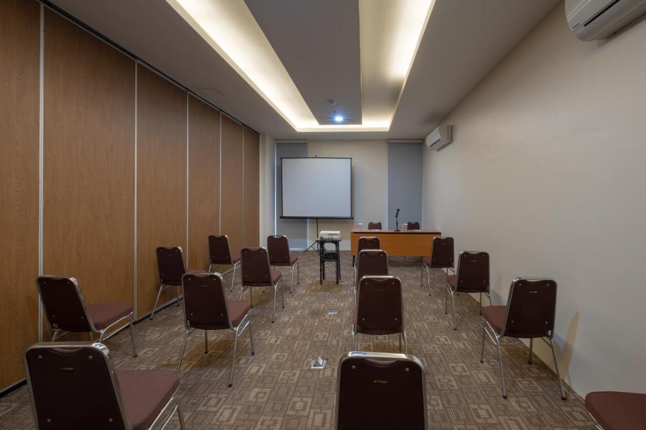 Terraz Tree Hotel Jakarta Exterior photo