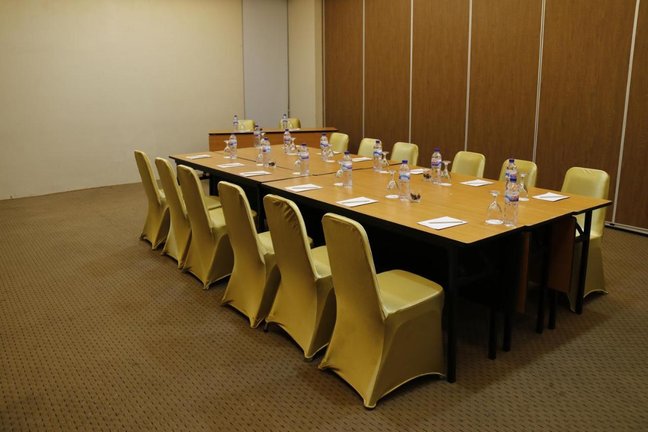 Terraz Tree Hotel Jakarta Exterior photo