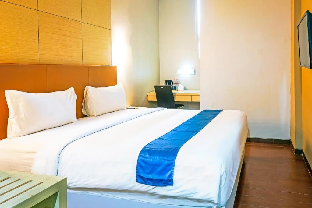 Terraz Tree Hotel Jakarta Exterior photo