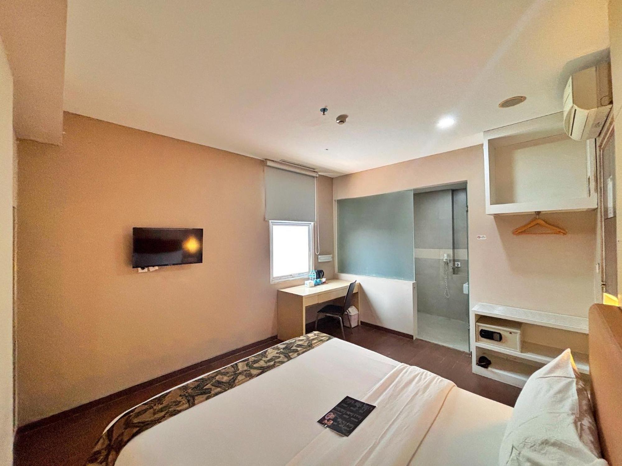Terraz Tree Hotel Jakarta Exterior photo